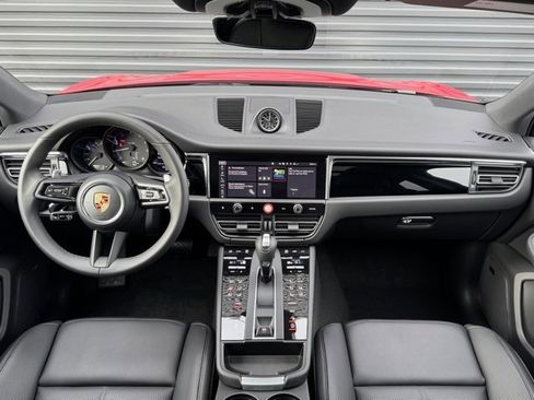 New 2026 Porsche Macan image 17