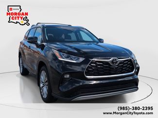 Used 2025 Toyota Highlander Platinum AWD/4WD video 1