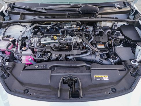 Certified 2023 Toyota Prius XLE image 28