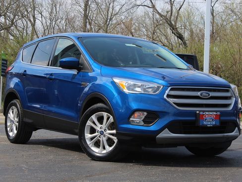 Used 2019 Ford Escape SE image 1
