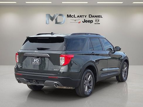 Used 2022 Ford Explorer XLT w/ Equipment Group 202A AWD/4WD image 5
