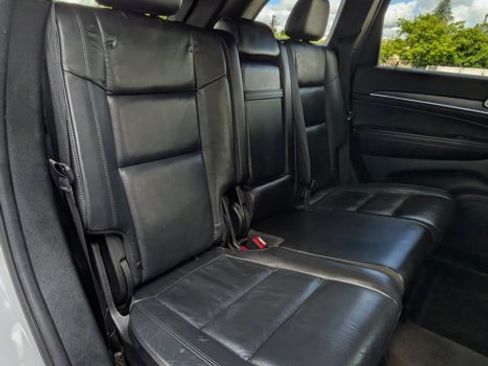 Used 2018 Jeep Grand Cherokee Limited image 18