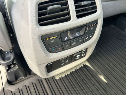 Used 2021 Honda Pilot Touring image 37