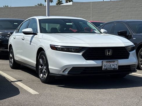 Used 2023 Honda Accord EX image 2
