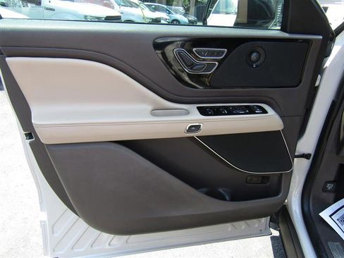 Used 2020 Lincoln Aviator Reserve image 9