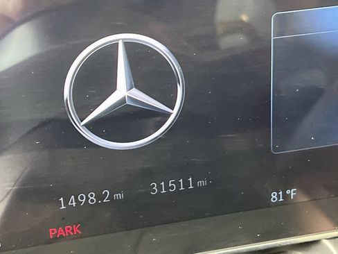 Used 2024 Mercedes-Benz GLC 300 4MATIC image 11