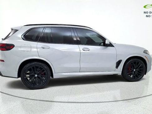 Used 2025 BMW X5 xDrive40i w/ M Sport Package AWD/4WD image 9