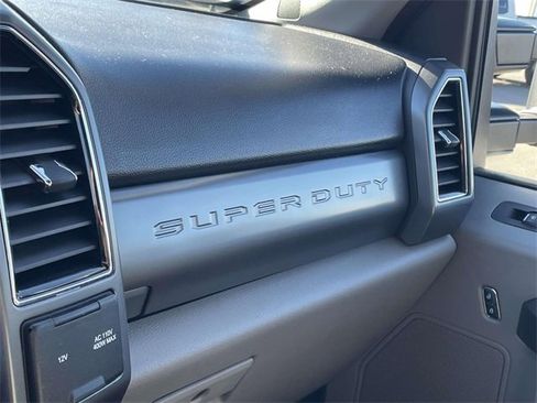 Used 2019 Ford F250 XLT w/ XLT Premium Package image 29