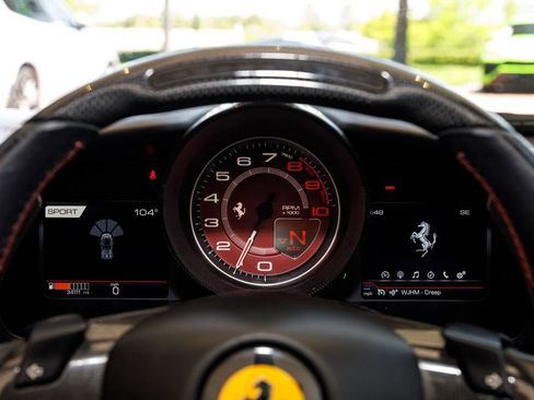 Used 2021 Ferrari F8 Spider RWD image 33