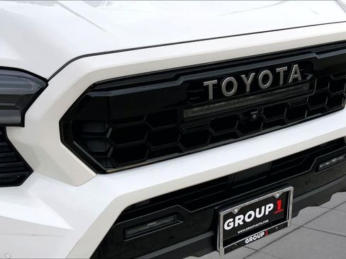 Used 2025 Toyota Tacoma TRD Pro AWD/4WD image 30
