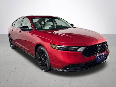 New 2025 Honda Accord SE image 4