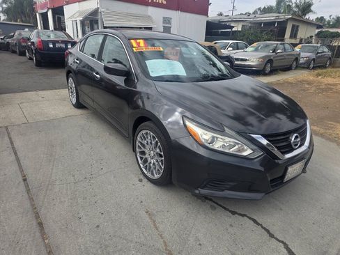 Used 2017 Nissan Altima 2.5 S w/ Power Driver Seat Package FWD image 7