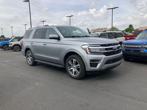 Certified 2024 Ford Expedition Limited image 1
