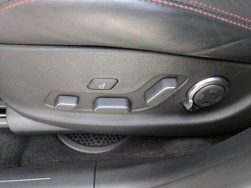 Used 2022 Genesis GV70 3.5T Sport w/ Sport Prestige Package AWD/4WD image 20