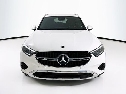 Used 2025 Mercedes-Benz GLC 300 image 2