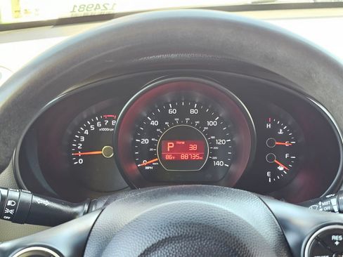 Used 2015 Kia Soul + FWD image 11