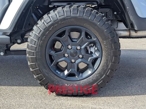 Used 2023 Jeep Gladiator Sport AWD/4WD image 18