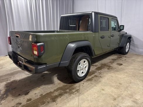 Used 2023 Jeep Gladiator Sport image 4