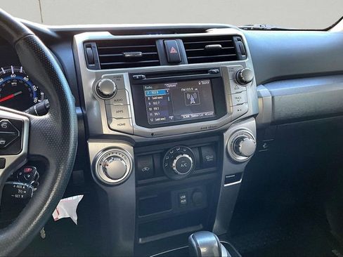 Used 2016 Toyota 4Runner SR5 AWD/4WD image 10