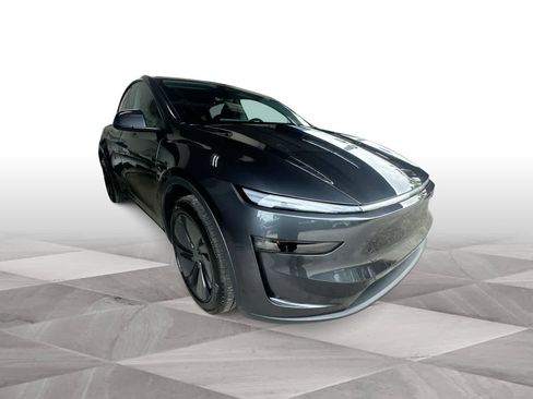 Used 2026 Tesla Model Y AWD image 2