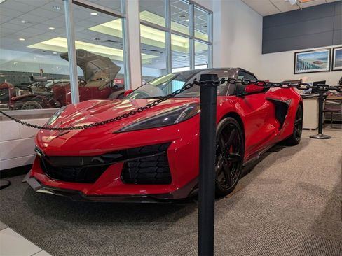 Used 2025 Chevrolet Corvette Z06 w/ Z07 Performance Package image 1