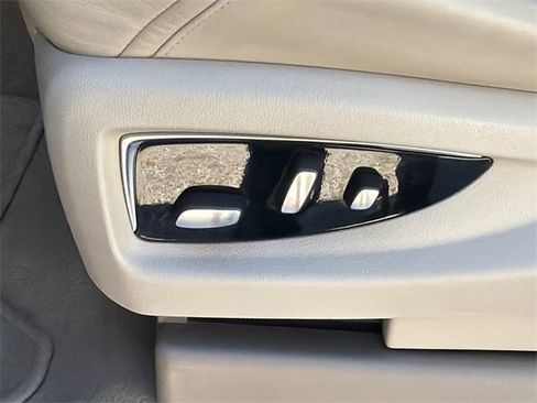 Used 2019 Cadillac Escalade ESV Premium Luxury w/ Escalade Sport Edition image 22