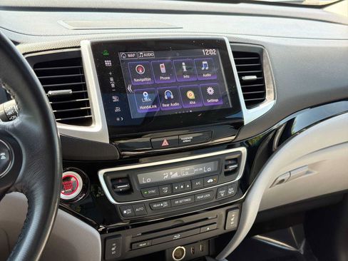 Used 2016 Honda Pilot Touring image 23