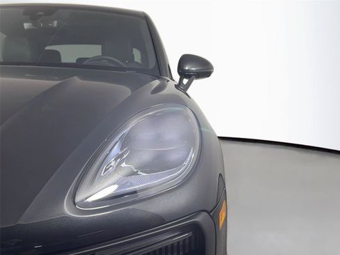 Certified 2026 Porsche Macan S AWD/4WD image 15