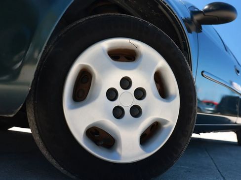 Used 2001 Dodge Neon Highline image 29