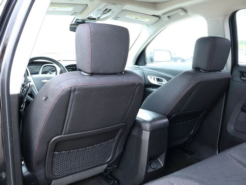 Used 2017 Chevrolet Equinox LT w/ Convenience Package image 12