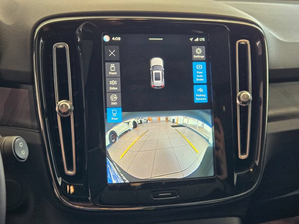 Used 2023 Volvo XC40 Recharge Plus AWD/4WD image 26