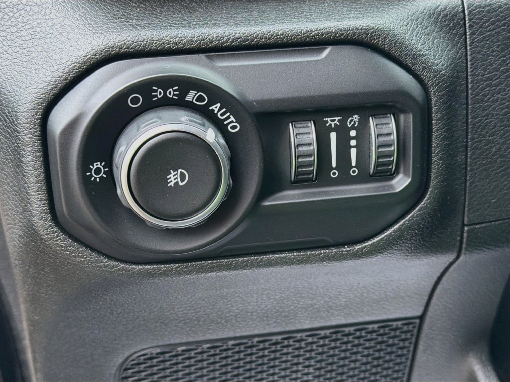Used 2018 Jeep Wrangler Unlimited Sport S AWD/4WD image 10