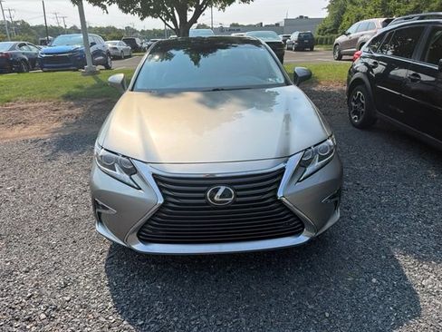 Used 2016 Lexus ES 350 w/ Luxury Package w/Wood Trim FWD image 2