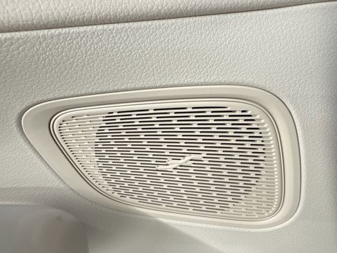 Certified 2026 Mercedes-Benz GLC 300 image 21