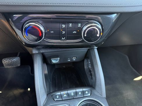 Certified 2024 Chevrolet TrailBlazer LT FWD image 23