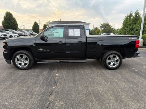 Used 2016 Chevrolet Silverado 1500 Custom w/ Custom Convenience Package AWD/4WD image 2