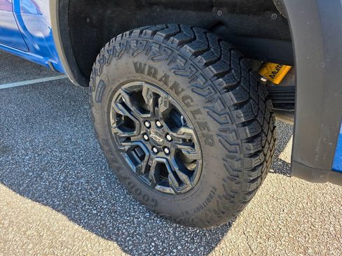 Used 2025 Chevrolet Silverado 1500 ZR2 w/ Technology Package image 29