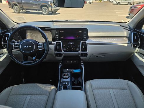 Used 2022 Kia Sorento S FWD image 17