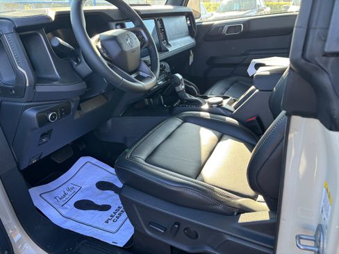 New 2025 Ford Bronco Badlands AWD/4WD image 9