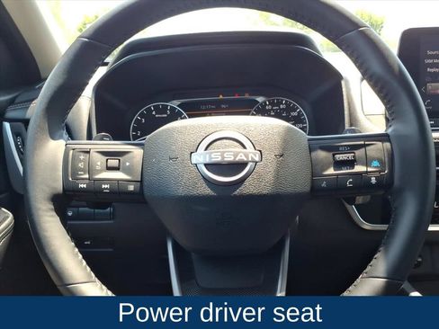 Used 2025 Nissan Rogue SV FWD image 11