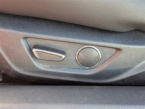 Used 2016 Ford Mustang Premium image 19