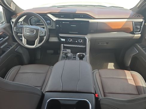 Used 2023 GMC Sierra 1500 Denali AWD/4WD image 9