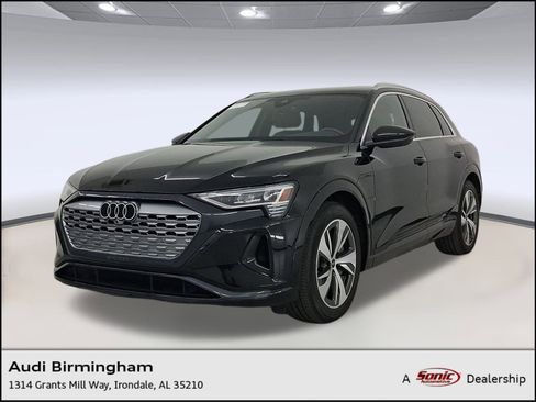 Used 2024 Audi Q8 e-tron Premium Plus w/ Premium Plus Package image 1