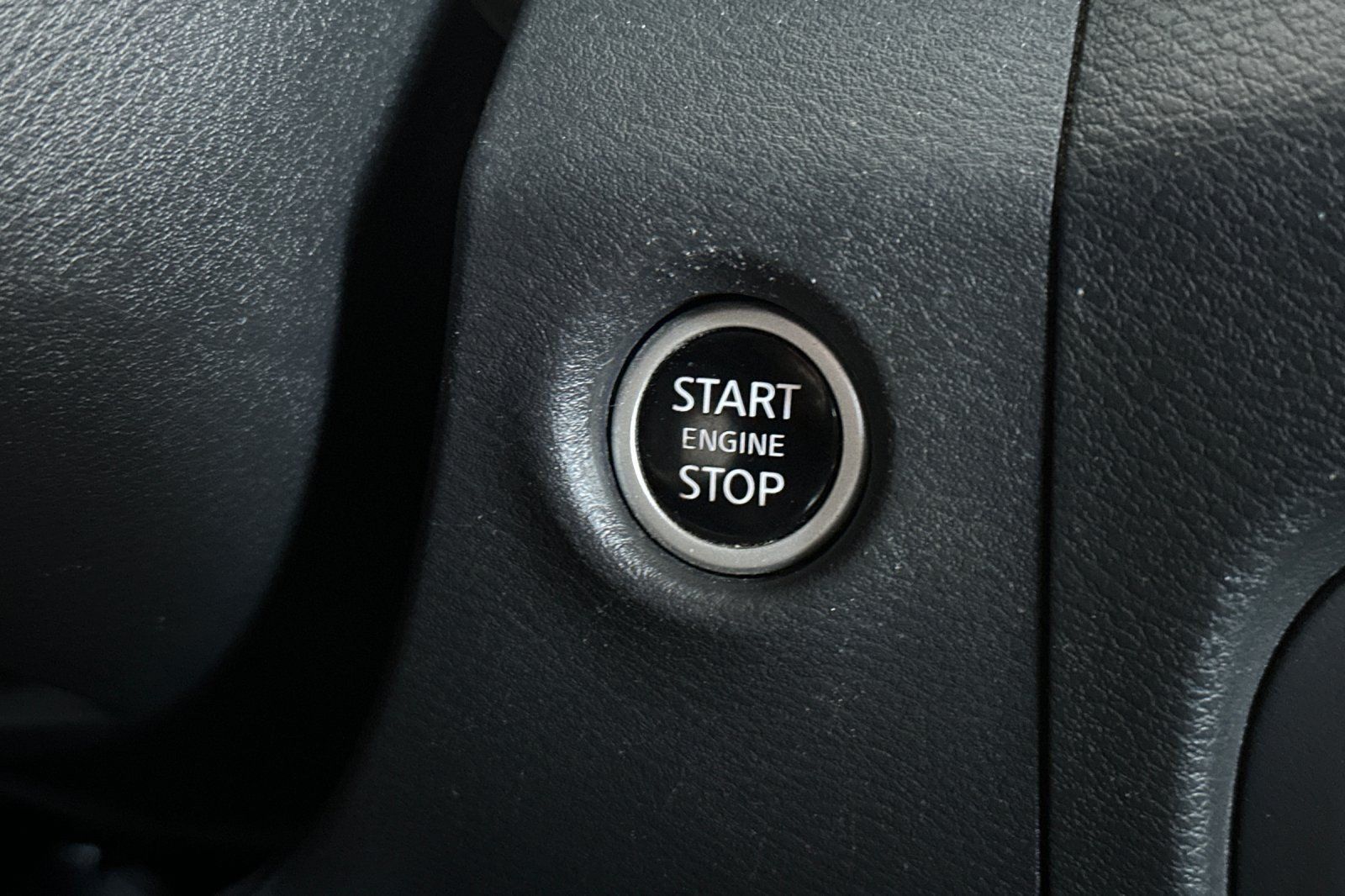 Used 2023 Nissan Frontier SV w/ Midnight Edition Package RWD image 20