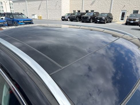 Used 2022 Lincoln Corsair Reserve w/ Equipment Group 201A image 5