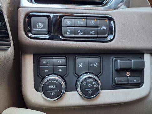 New 2026 GMC Yukon Denali w/ Denali Reserve Package image 13