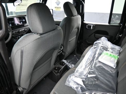 New 2026 Jeep Gladiator Sport image 27