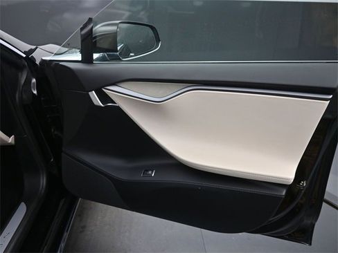 Used 2020 Tesla Model S Long Range Plus image 20