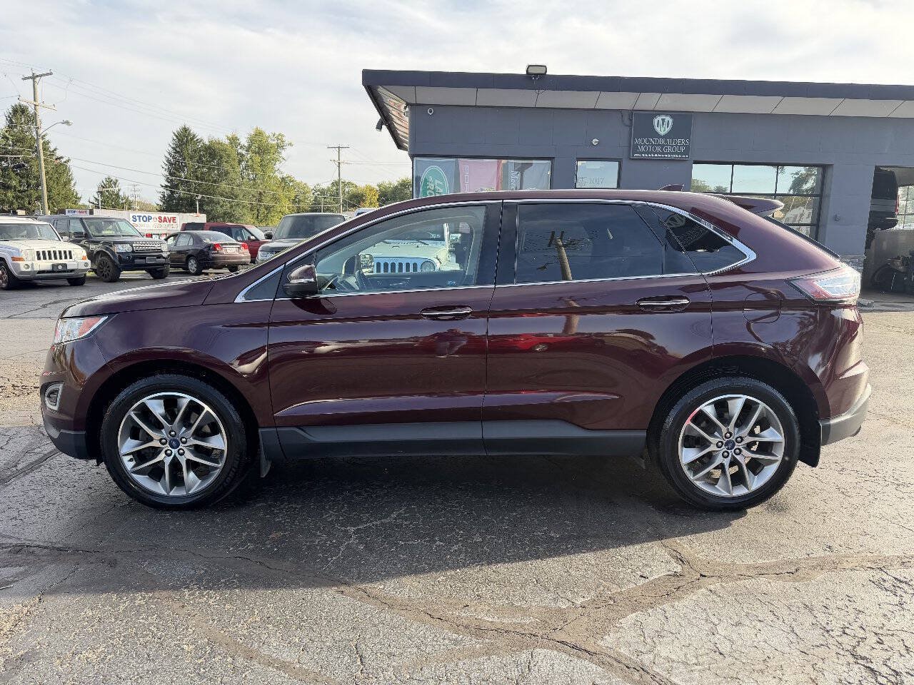 Used 2017 Ford Edge Titanium w/ Equipment Group 301A AWD/4WD image 3