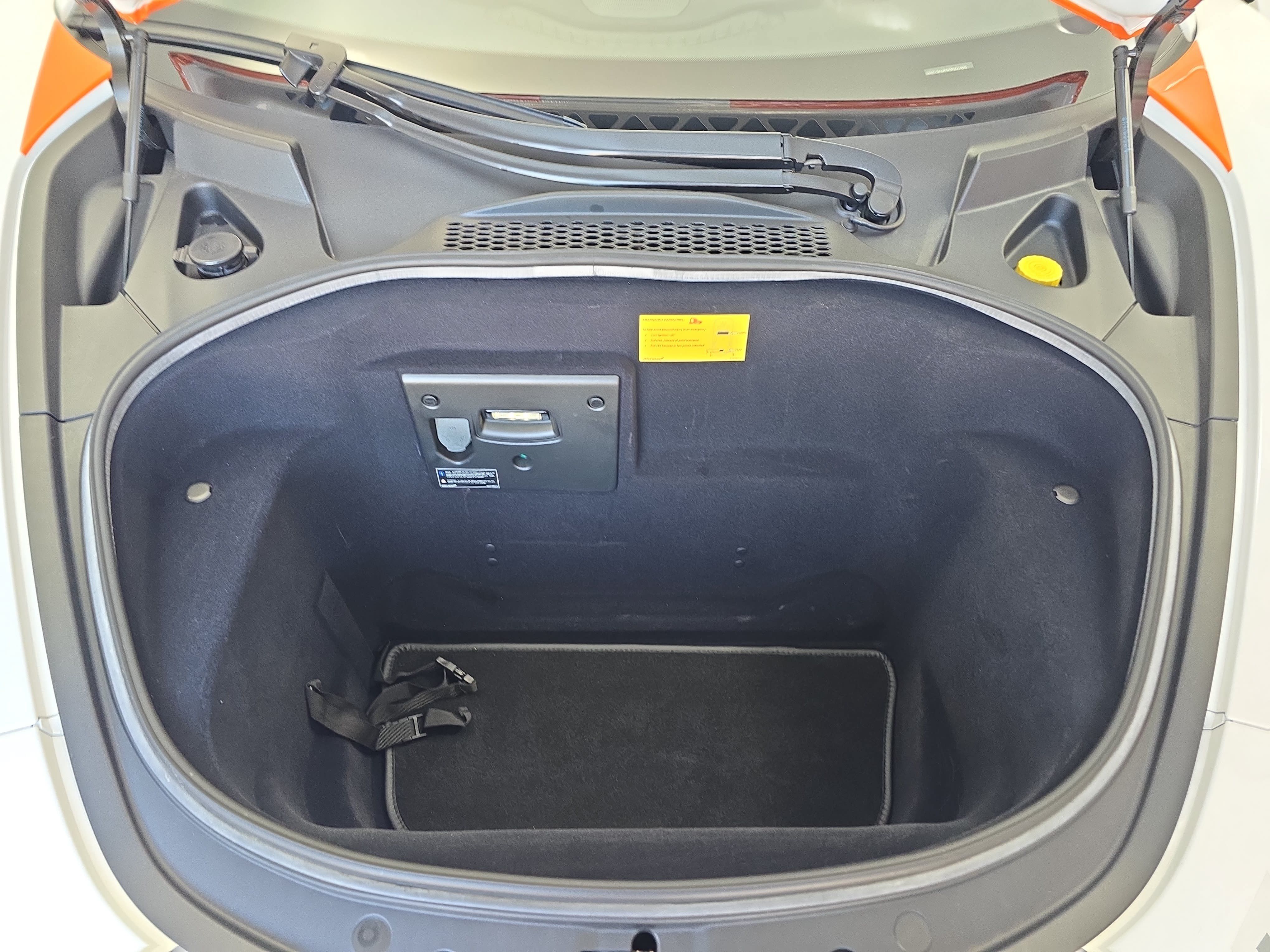 Used 2023 McLaren Artura RWD image 23